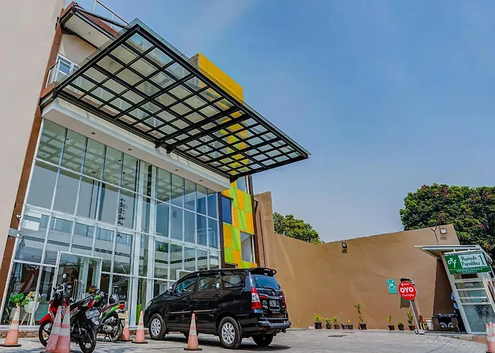 Oyo 90584 Rumah Familiku Syariah Surabaya